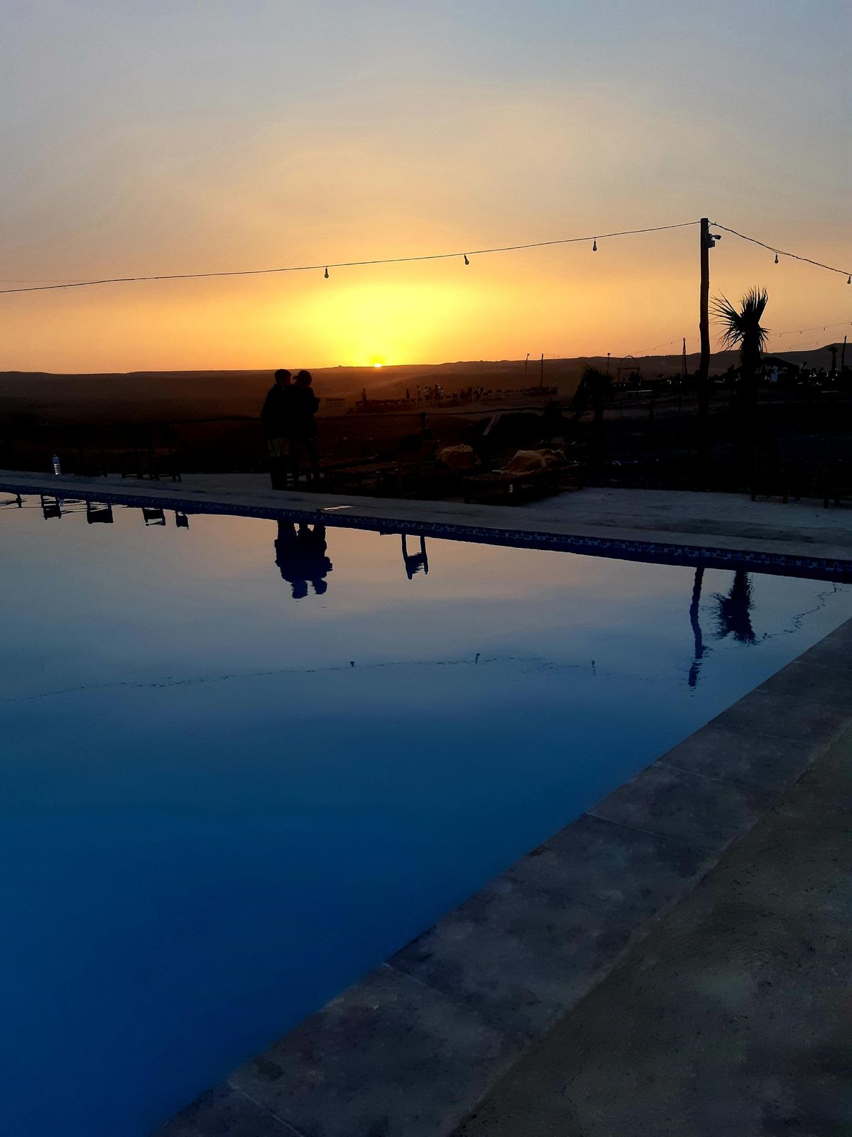 Deserto Agafay: esperienza di lusso in piscina, cena e spettacolo di fuoco — photo 2 of 5
