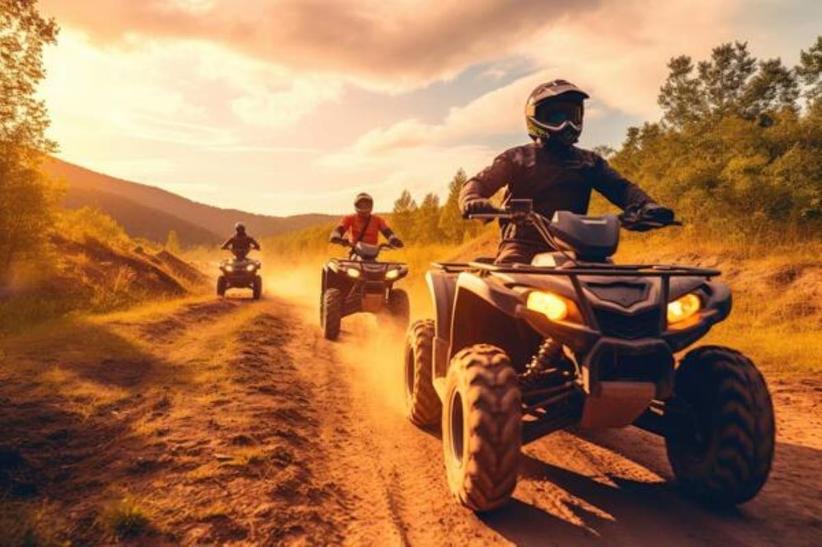 Marrakech: Agafay Wüsten-Quadbike-Tour mit Dinner-Show