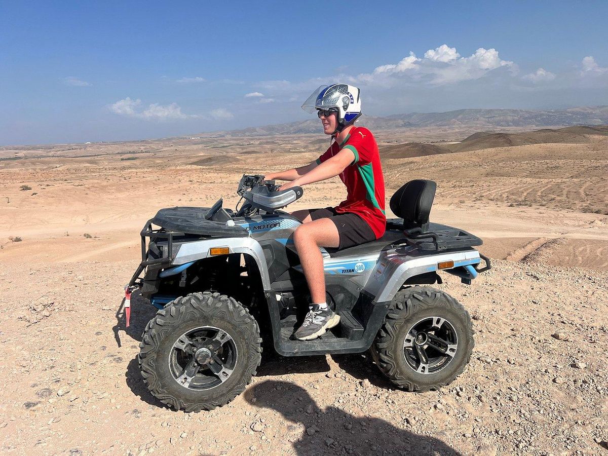 Marrakesch: Agafay-Wüste - Quad-Fahrt und Kamelritt mit Dinner-Show — photo 2 of 15