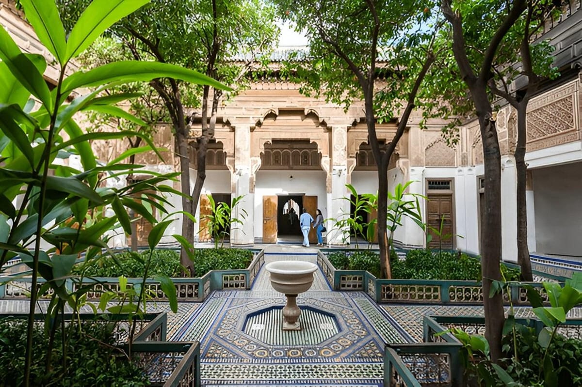 Marrakech - en resa Bahia Palace, Ben Youssef Medersa, & Souks Tour — photo 2 of 15
