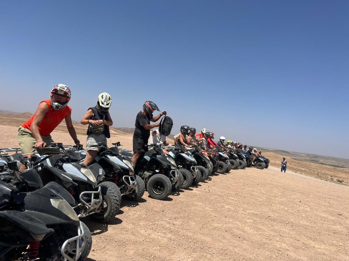 Ab Marrakesch: Agafay-Wüste - Quad-Fahrt, Abendessen & Show — photo 2 of 15