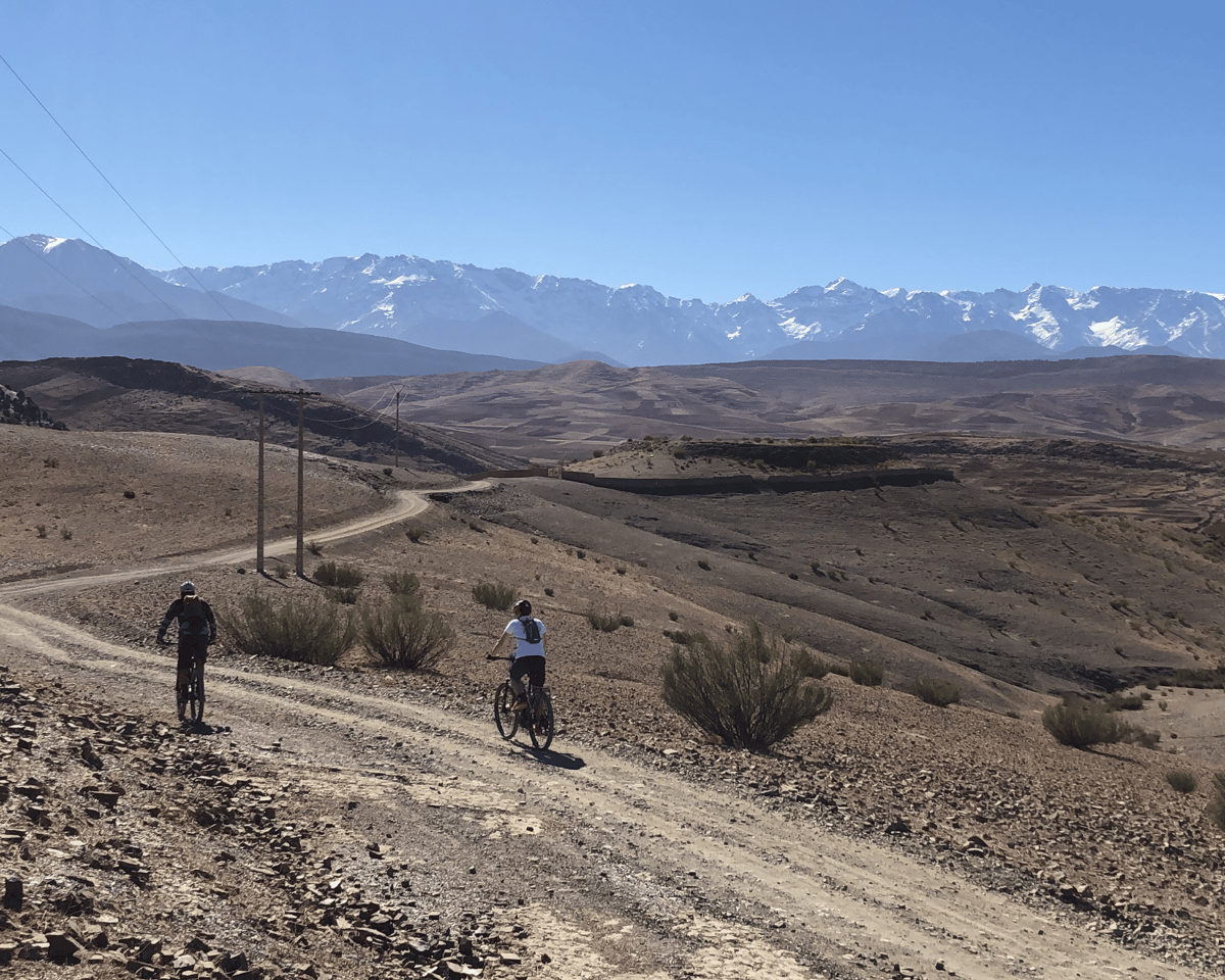 Von Marrakech aus: Atlasgebirge und Berberdorf Fahrradtour — photo 2 of 15