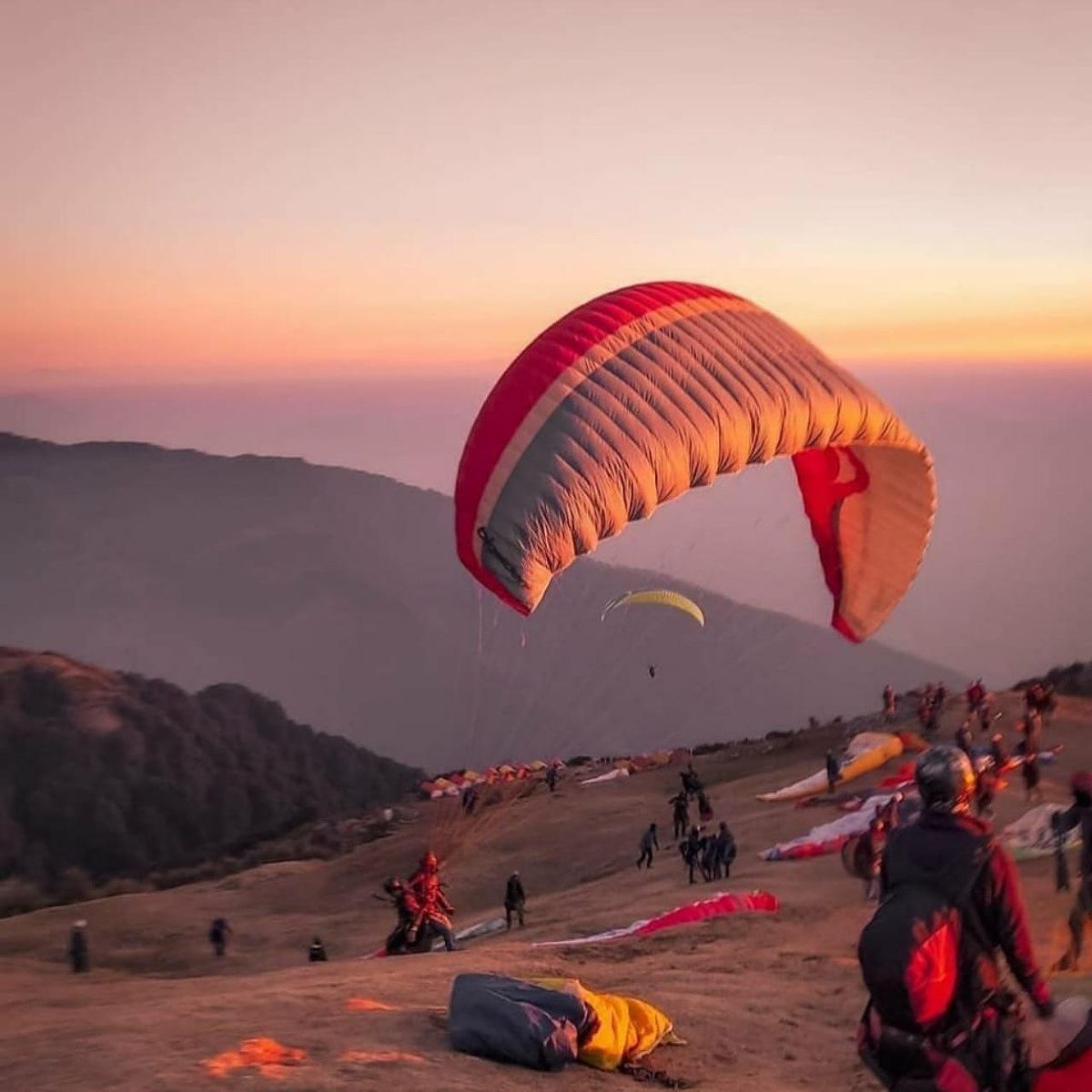 Ab Marrakesch: Tagestour mit Paragliding, Kamelreiten und Pool — photo 2 of 14