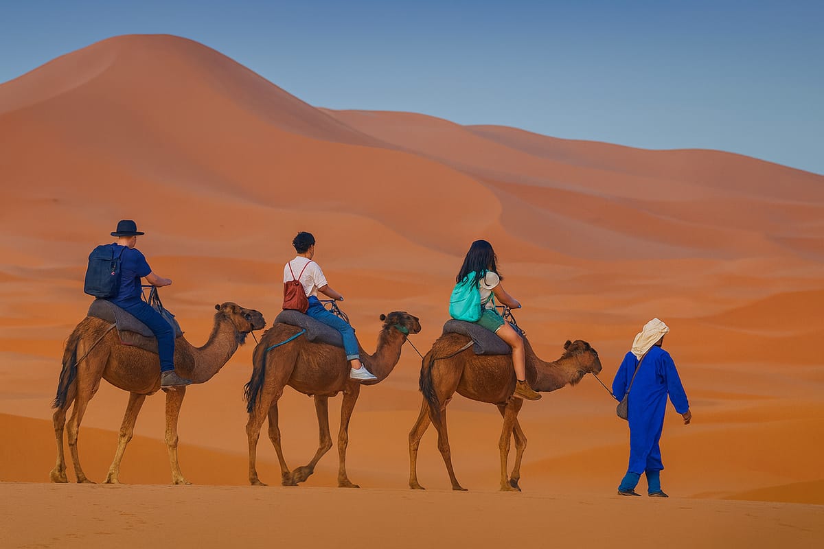 Von Merzouga: Kamelritt bei Sonnenuntergang & Sandboarding-Abenteuer. — photo 2 of 15