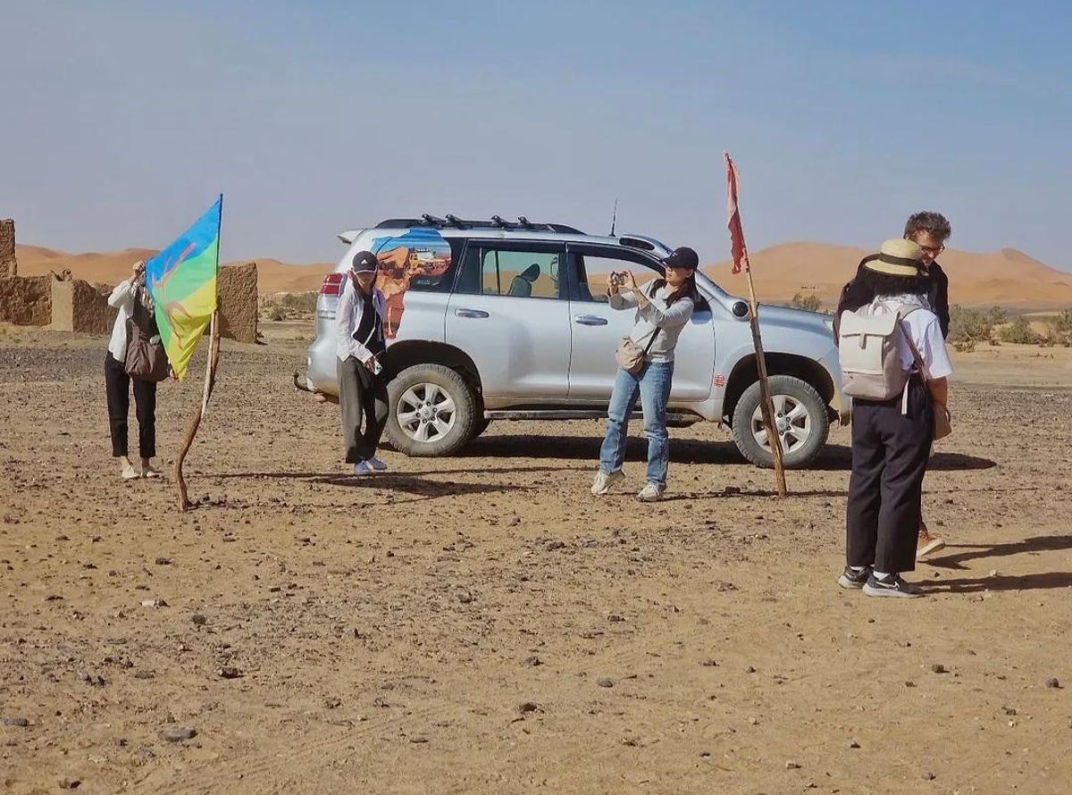 Jeeptur i Saharaöknen Merzouga, Marocko — photo 2 of 4