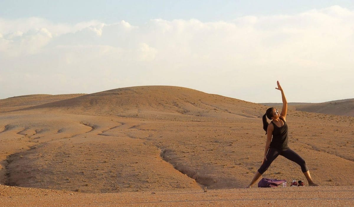 Agafay-Wüste: Familien-Yoga zum Sonnenaufgang & Frühstück — photo 1 of 6