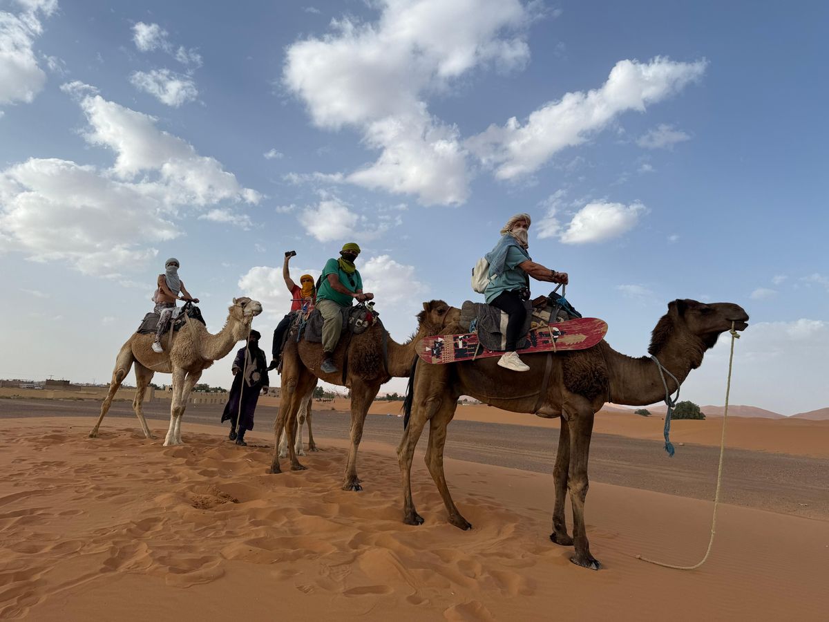 Merzouga: nocleg w obozie na pustyni z kolacją i śniadaniem, 4x4 — photo 2 of 5